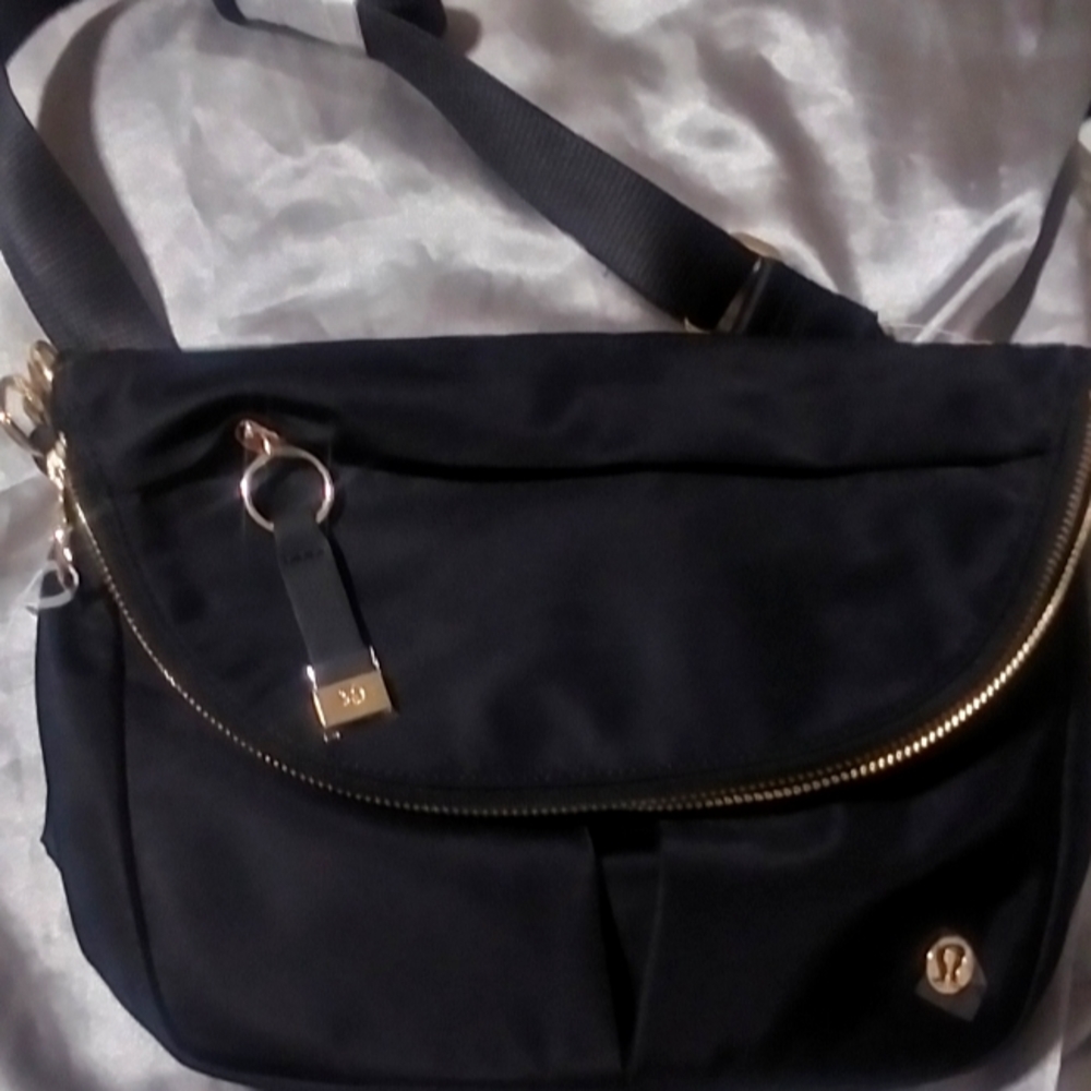 Lululemon All Night Festival Bag